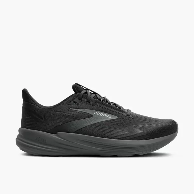 Brooks Revel 8